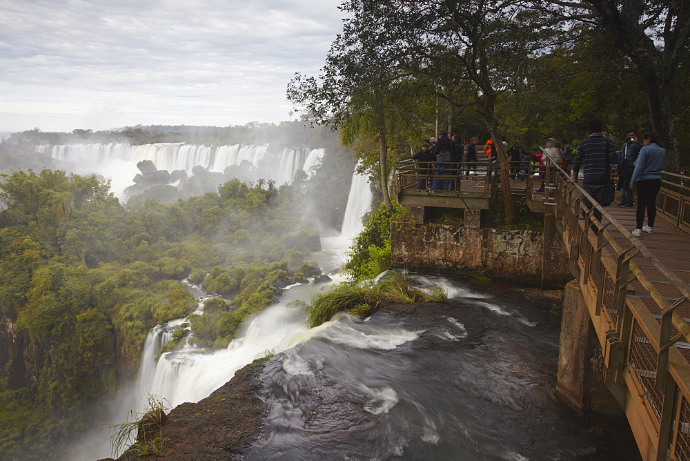 Tourists at Iguazu Falls, Iguazu National Park, UNESCO World Heritage Site, Misiones, Argentina, South America