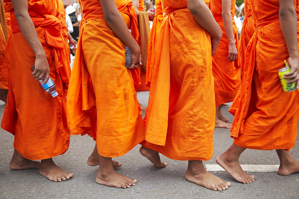 Monks in mourning parade for the late King Sihanouk outside Royal Palace, Phnom Penh, Cambodia, Indochina, Southeast Asia, Asia 