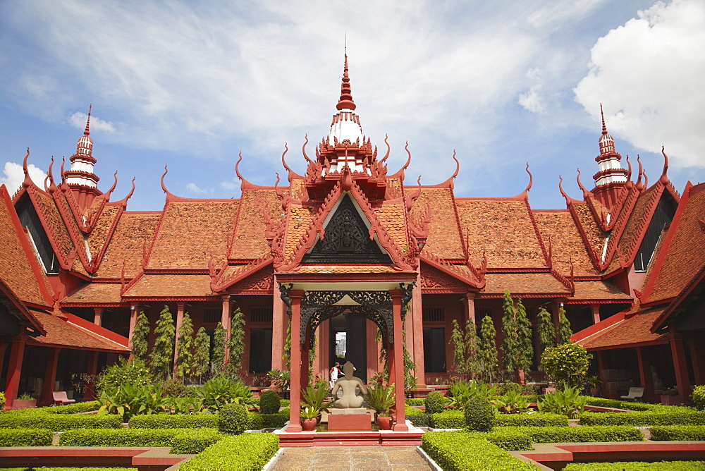 Courtyard of National Museum, Phnom Penh, Cambodia, Indochina, Southeast Asia, Asia