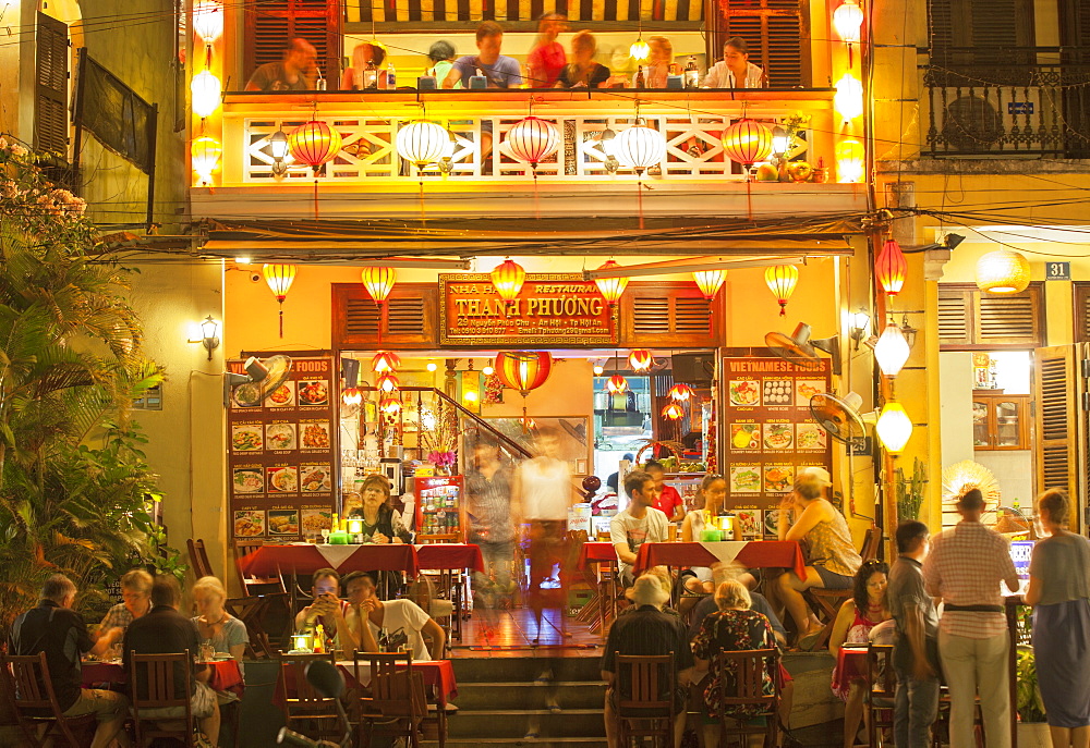 People at restaurant on An Hoi island, Hoi An, UNESCO World Heritage Site, Quang Nam, Vietnam, Indochina, Southeast Asia, Asia