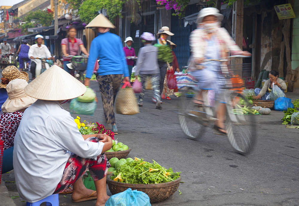 Women vendors selling vegetables at market, Hoi An, UNESCO World Heritage Site, Quang Nam, Vietnam, Indochina, Southeast Asia, Asia