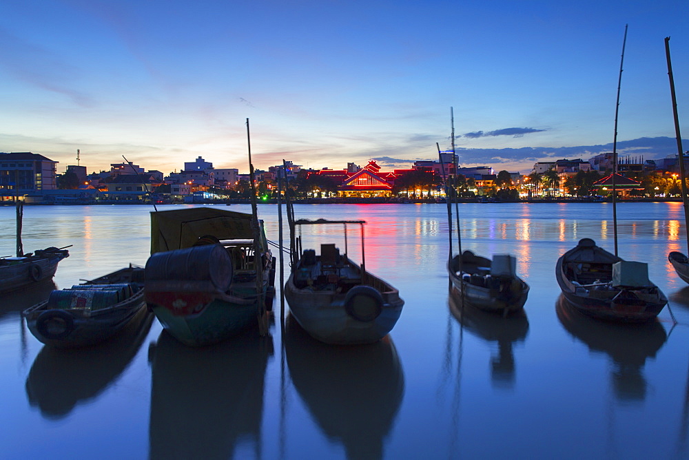 Boats on Can Tho River at sunset, Can Tho, Mekong Delta, Vietnam, Indochina, Southeast Asia, Asia