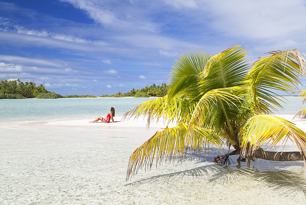 Woman on beach at Les Sables Roses (Pink Sands), Tetamanu, Fakarava, Tuamotu Islands, French Polynesia, South Pacific, Pacific