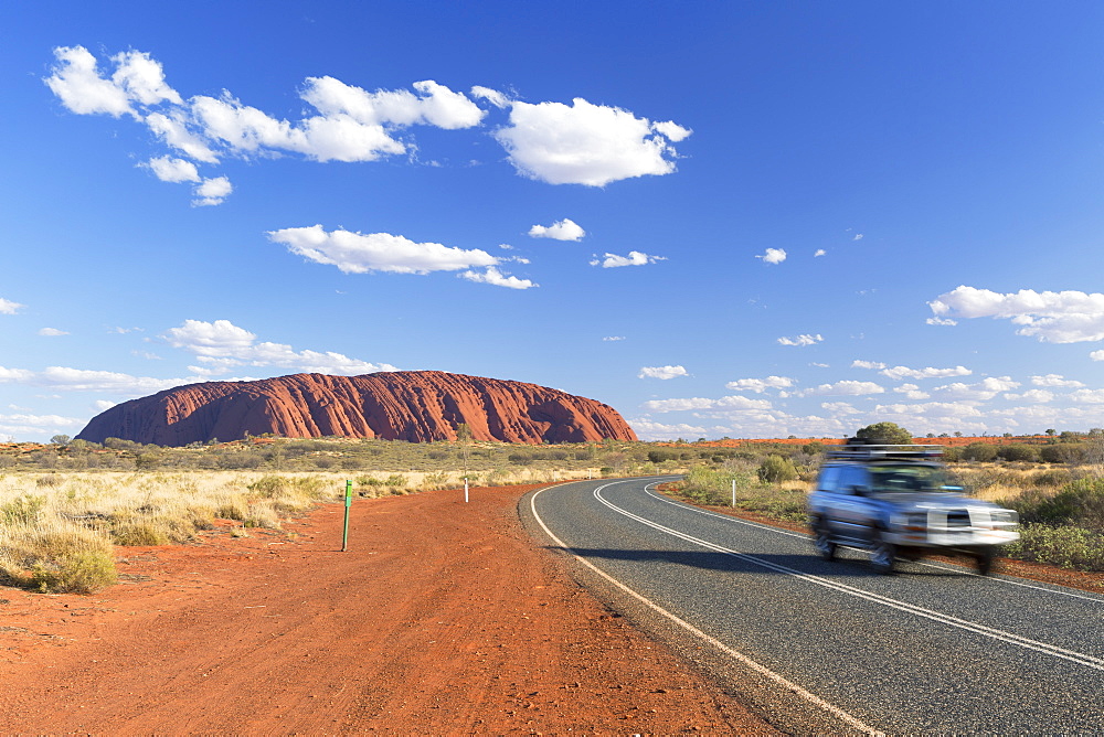 Uluru, UNESCO World Heritage Site, Uluru-Kata Tjuta National Park, Northern Territory, Australia, Pacific