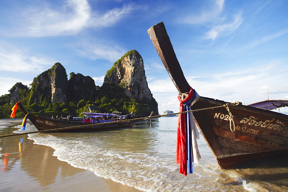 Long tail boats on Hat Rai Leh West Beach, Railay (Rai Leh), Krabi Province, Thailand, Southeast Asia, Asia