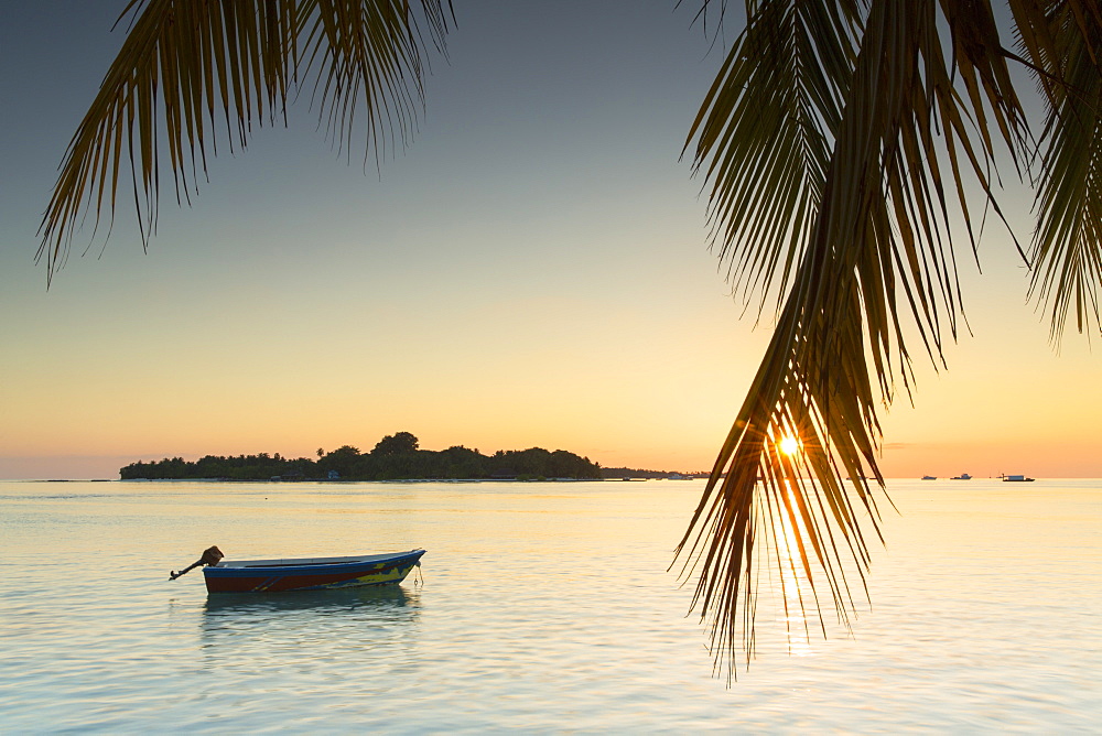 View of Kuramathi Island, Rasdhoo Island, Northern Ari Atoll, Maldives, Indian Ocean, Asia