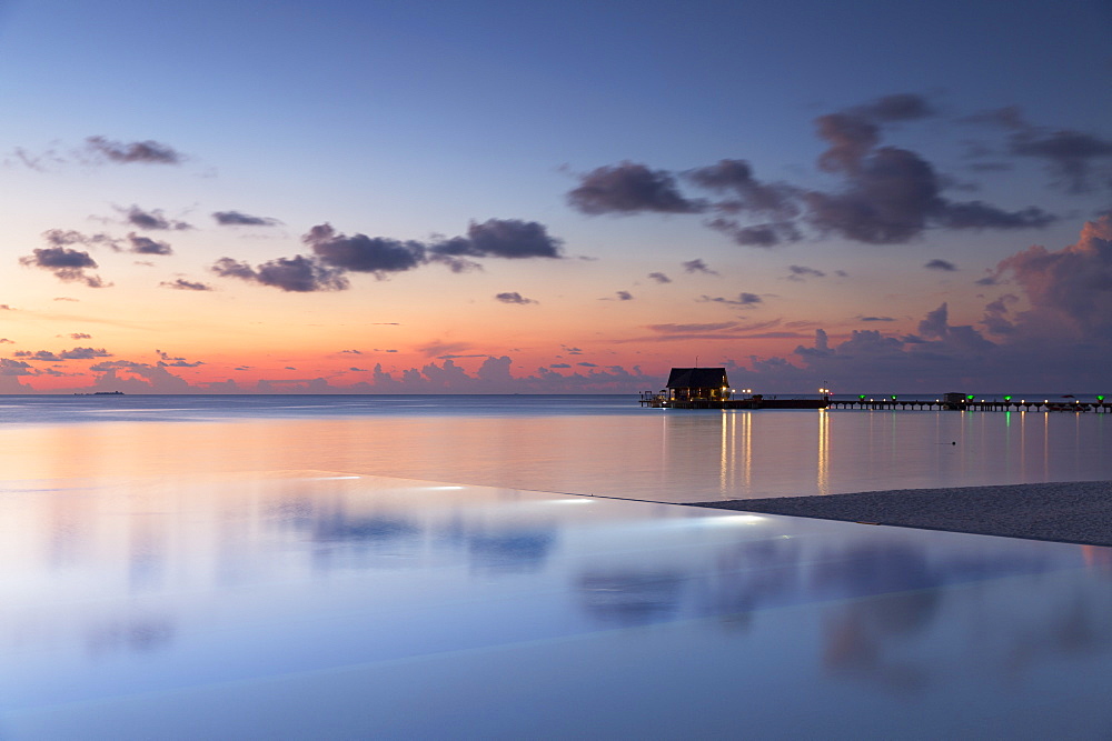 Pier at Olhuveli Beach and Spa Resort, South Male Atoll, Kaafu Atoll, Maldives, Indian Ocean, Asia