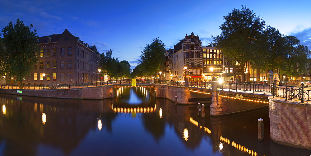 Prinsengracht canal at dusk, Amsterdam, Netherlands, Europe