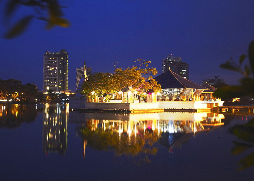 Seema Malakaya Temple on Beira Lake at dusk, Cinnamon Gardens, Colombo, Sri Lanka, Asia