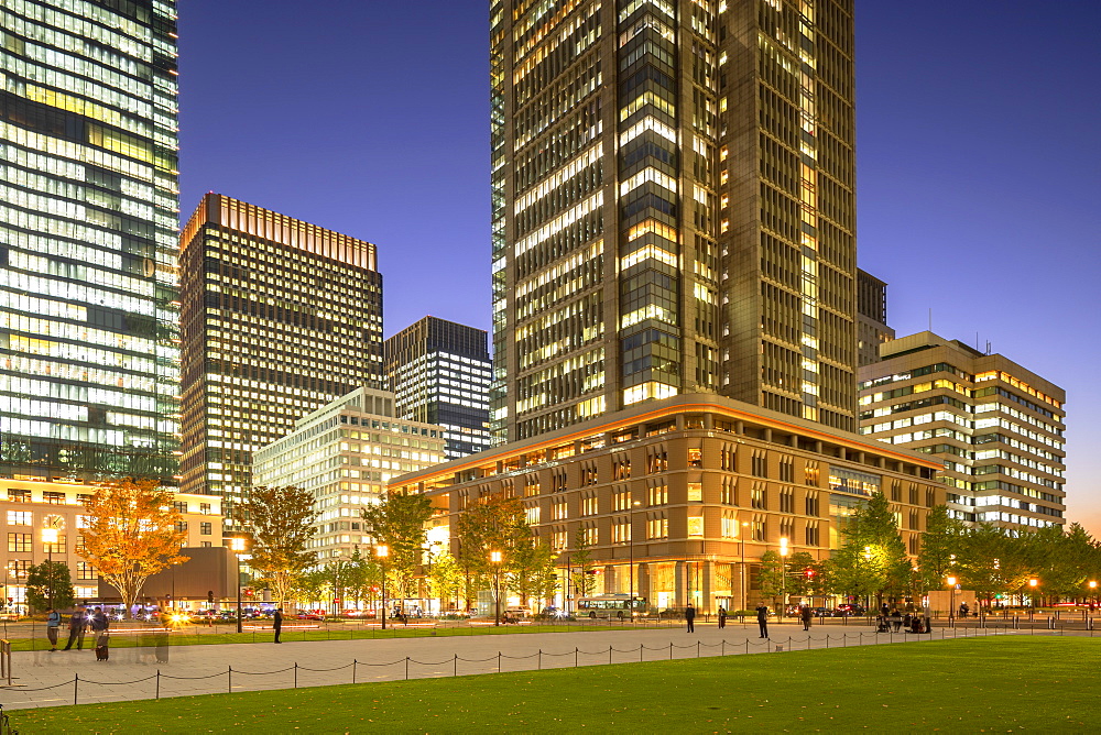 Skyscrapers of Marunouchi at dusk, Tokyo, Honshu, Japan, Asia