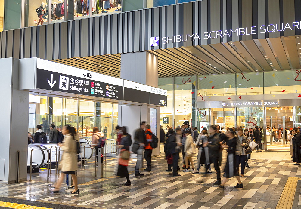 People walking outide Shibuya Station, Shibuya, Tokyo, Honshu, Japan, Asia