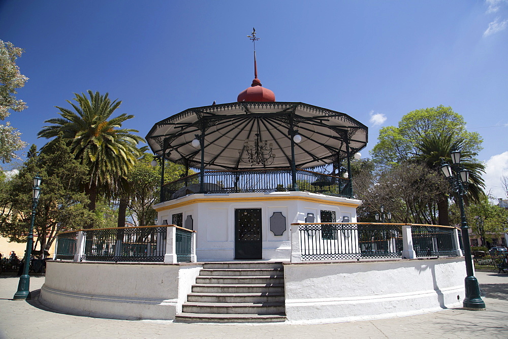 Two storey marimba bandstand, El Zocalo (also referred to as the Plaza of March 31st), San Cristobal de las Casas, Chiapas, Mexico, North America 