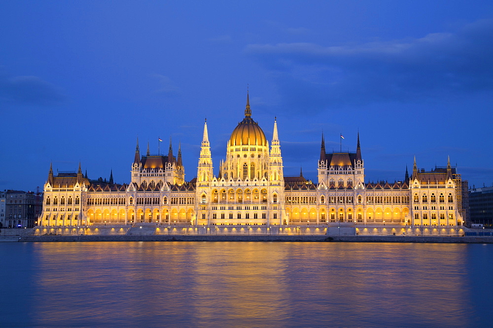 Budapest Parliament, late evening, Budapest, Hungary, Europe