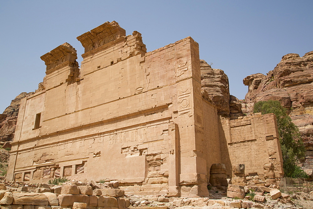 Qsar al-Bint, built about 30 BC, Petra, UNESCO World Heritage Site, Jordan, Middle East