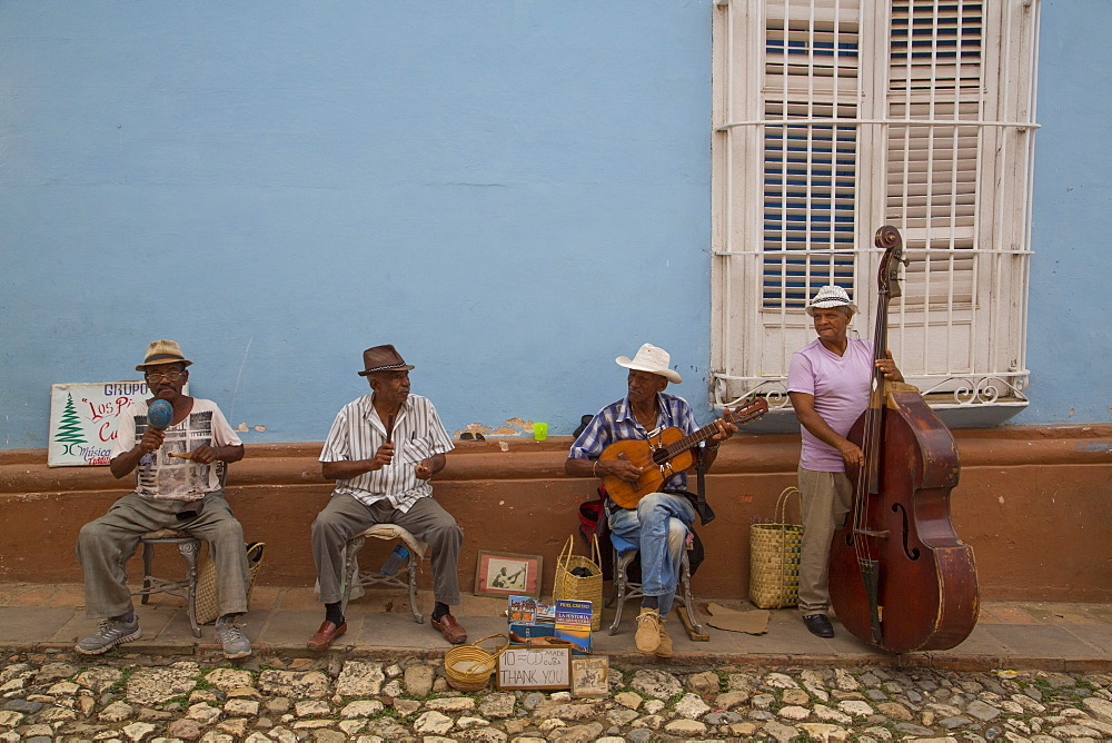 Street musicians, Trinidad, UNESCO World Heritage Site, Sancti Spiritus, Cuba, West Indies, Central America