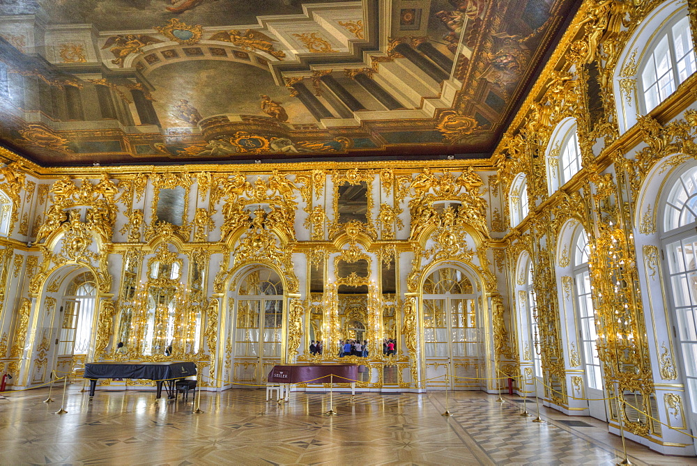 The Great Hall with ceiling paintings, Catherine Palace, Tsarskoe Selo, Pushkin, UNESCO World Heritage Site, Russia, Europe