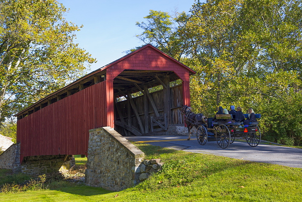 Amish Horse-drawn Buggy, Pool Forge Covered Bridge, built in 1859, Lancaster County, Pennsylvania, United States of America, North America