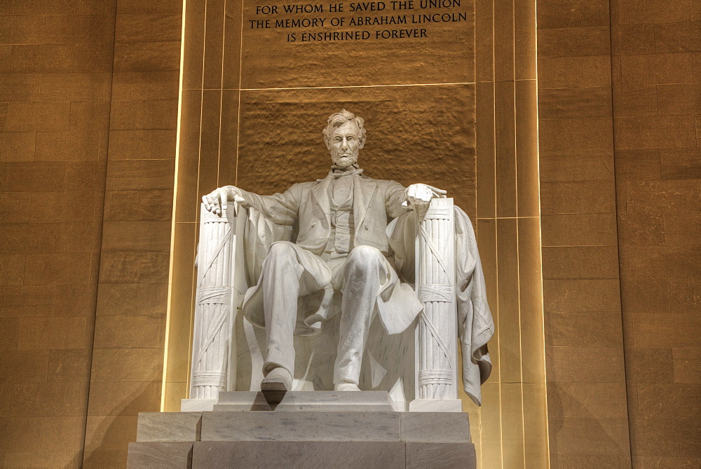 Evening, Statue of Abraham Lincoln, Lincoln Memorial, Washington D.C., United States of America, North America