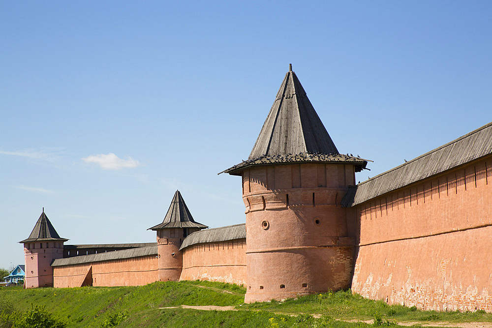 Rampart Walls and Towers, Saviour Monastery of St. Euthymius, UNESCO World Heritage Site, Suzdal, Vladimir Oblast, Russia, Europe