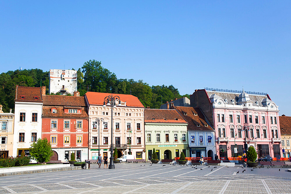 Piata Sfatului (Council Square), Brasov, Transylvania Region, Romania, Europe