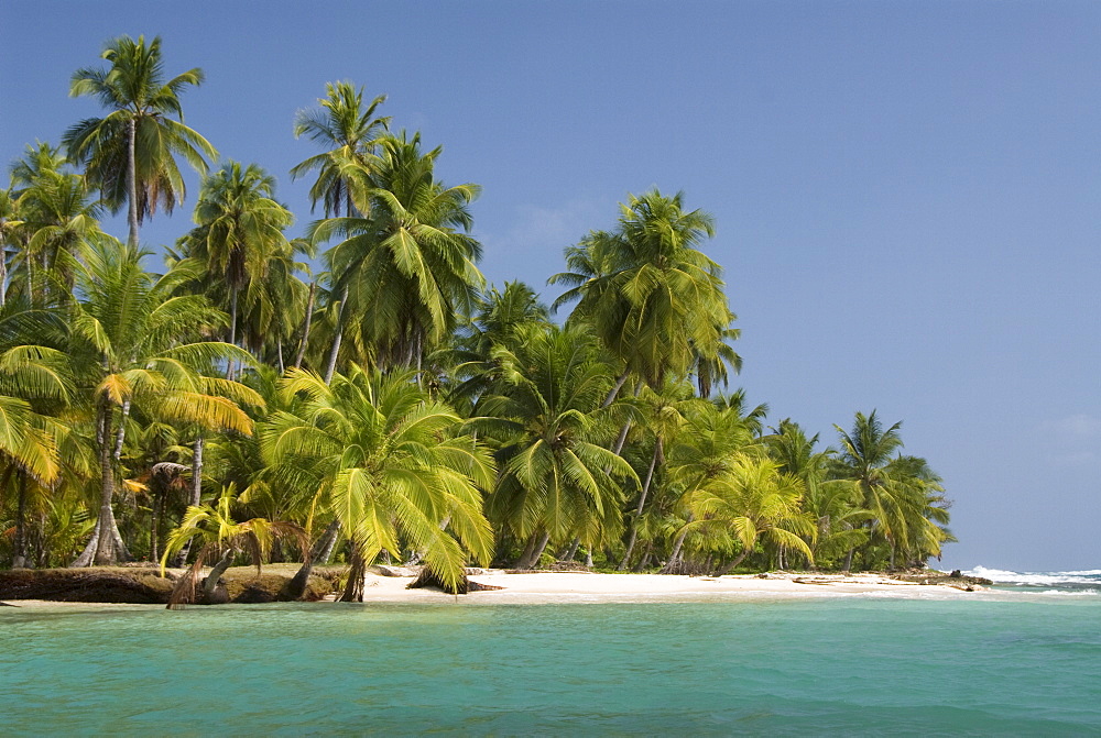 Diadup Island, San Blas Islands (Kuna Yala Islands), Panama, Central America