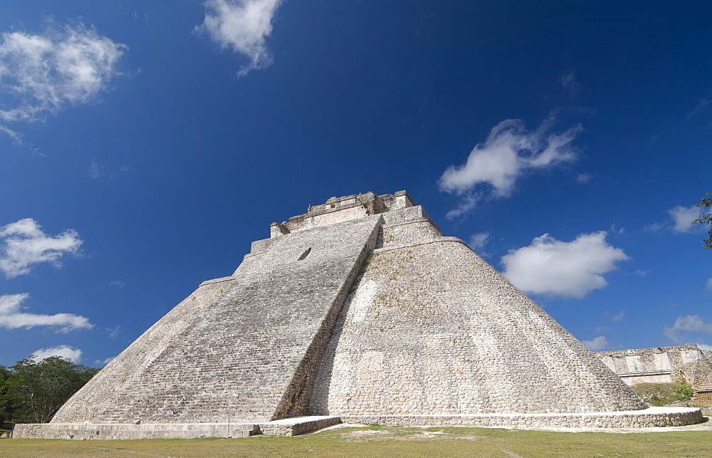 Casa del Advino (Magician's House), Uxmal, UNESCO World Heritage Site, Yucatan, Mexico, North America