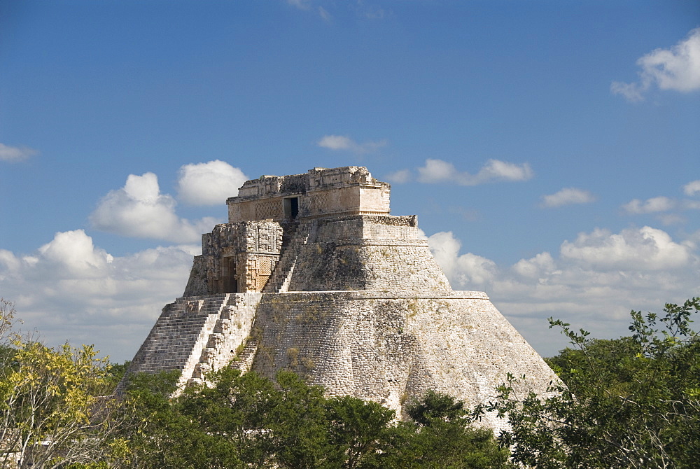 Casa del Advino (Magician's House), Uxmal, UNESCO World Heritage Site, Yucatan, Mexico, North America