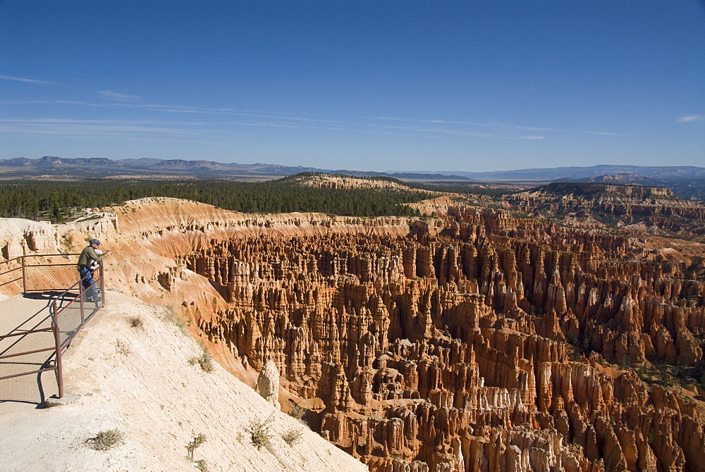 Tourist viewpoint, Inspiration Point, Bryce Canyon National Park, Utah, United States of America, North America