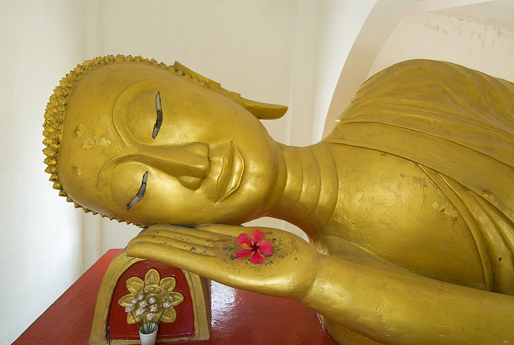 Reclining Buddha, Wat Para Bat Tai, Luang Prabang, Laos, Indochina, Southeast Asia, Asia