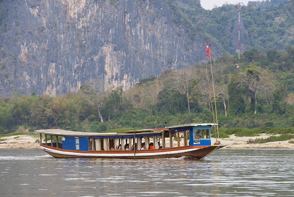 River boat on the Mekong River, Luang Prabang, Laos, Indochina, Southeast Asia, Asia