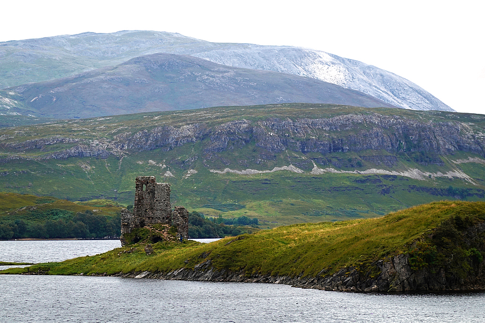 Ardvreck Castle, the remains of a stone stronghold dating from circa 1490 CE, Sutherland, Highlands, Scotland, United Kingdom, Europe