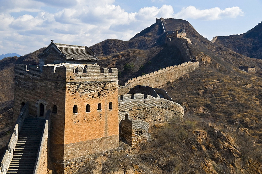 View of a section of the Great Wall, UNESCO World Heritage Site, between Jinshanling and Simatai near Beijing, China, Asia