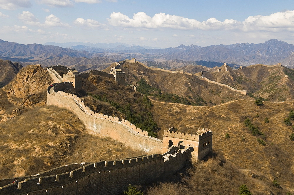 View of a section of the Great Wall, UNESCO World Heritage Site, between Jinshanling and Simatai near Beijing, China, Asia