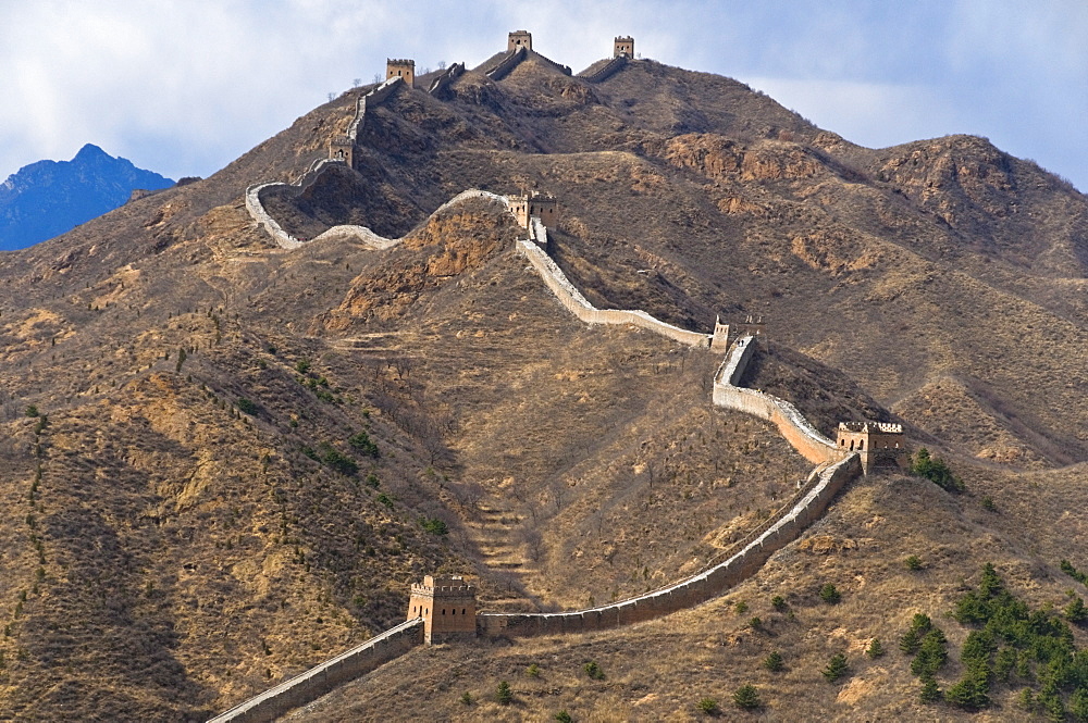 View of a section of the Great Wall, UNESCO World Heritage Site, between Jinshanling and Simatai near Beijing, China, Asia