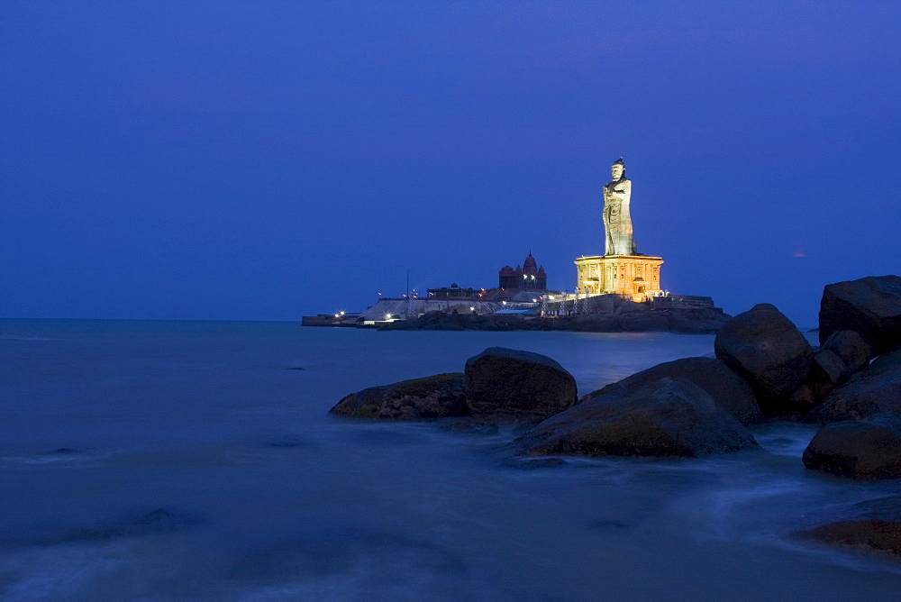 Thiruvalluvar statue and Vivekananda Rock, Kanyakumari, Tamil Nadu, India, Asia