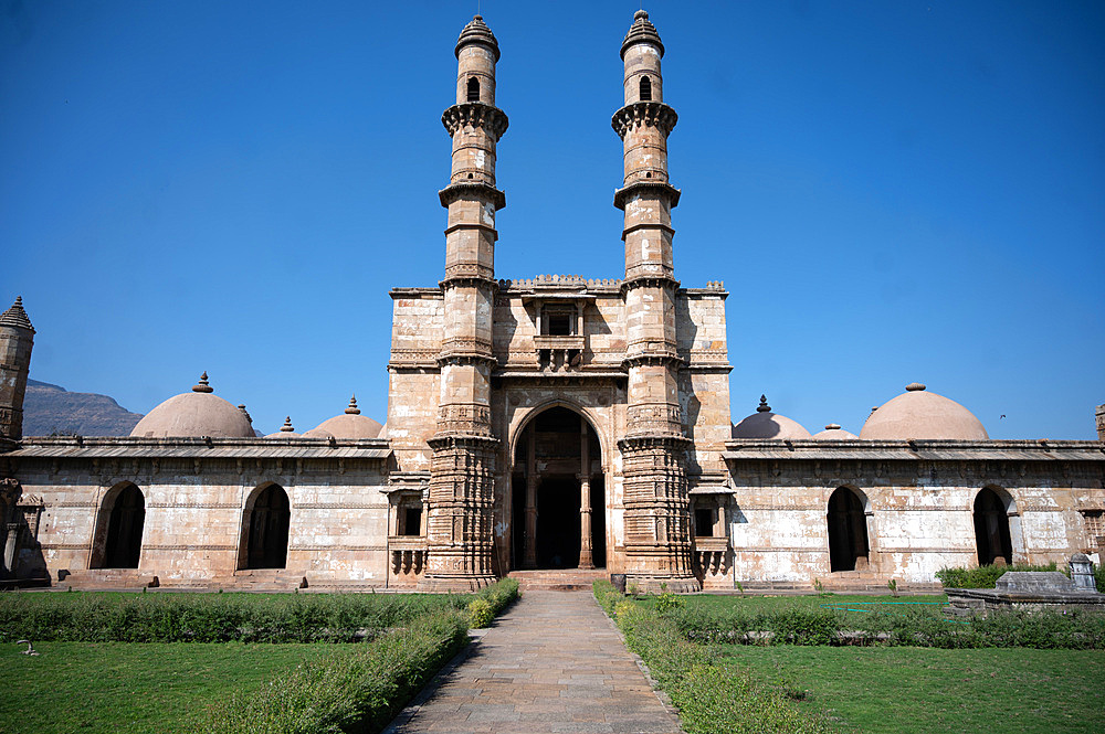 Jama Masjid (mosque) built by Sultan Mahmud Begada in Champaner Pavagadh Archaeological Park, the UNESCO listed remains of a 16th century Hindu city
