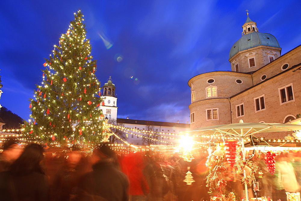 Christmas market at night, Salzburg, UNESCO World Heritage Site, Austria, Europe