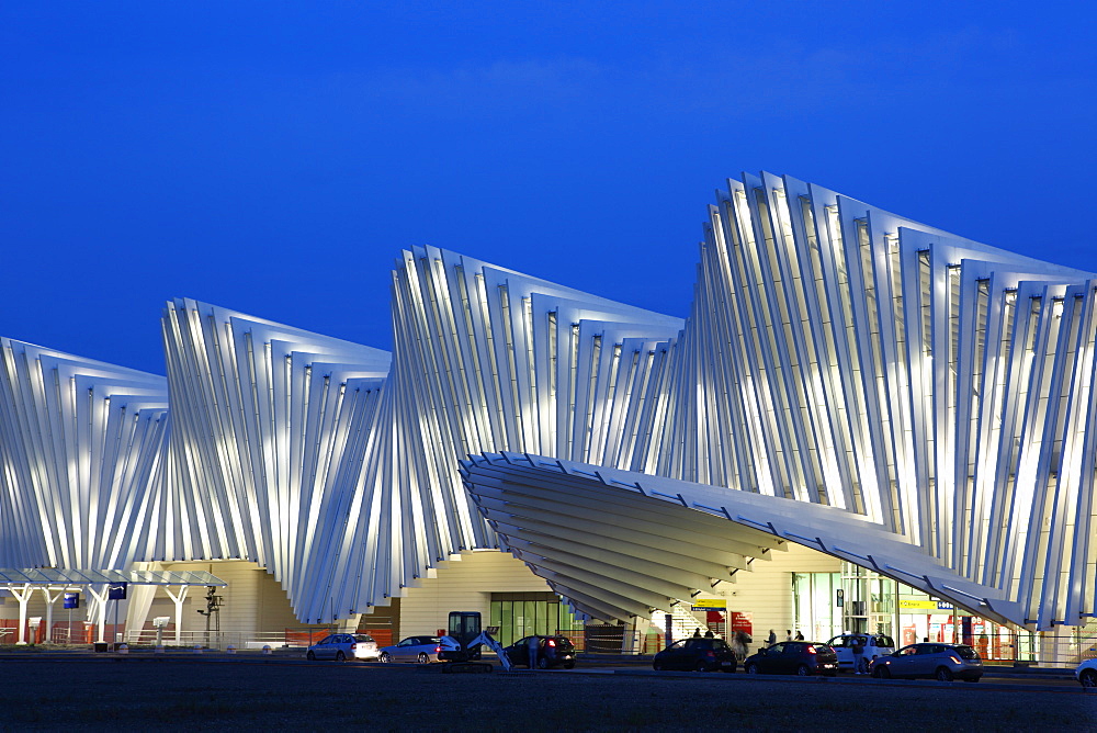 Train Station, designed by Santiago Calatrava, Reggio Emilia, Emilia Romagna, Italy, Europe