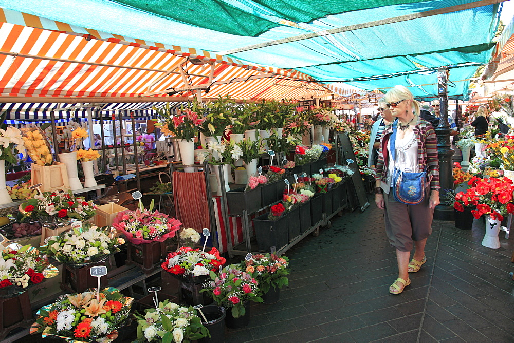 Market at Cours Saleya, Old Town, Nice, Alpes Maritimes, Provence, Cote d'Azur, French Riviera, France, Europe