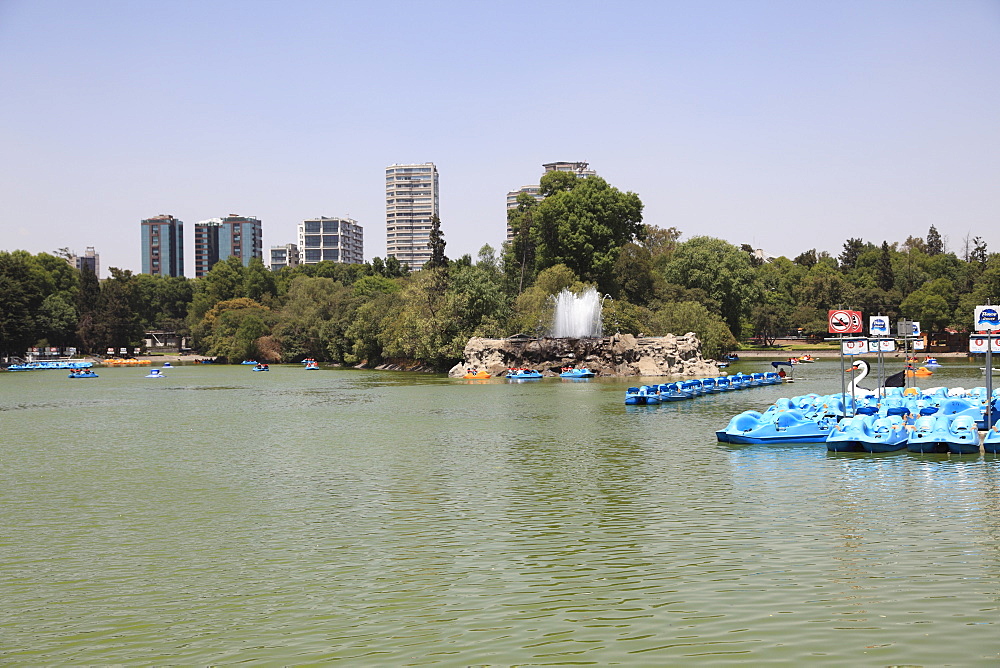 Lake, Chapultepec Park (Bosque de Chapultepec), Chapultepec, Mexico City, Mexico, North America