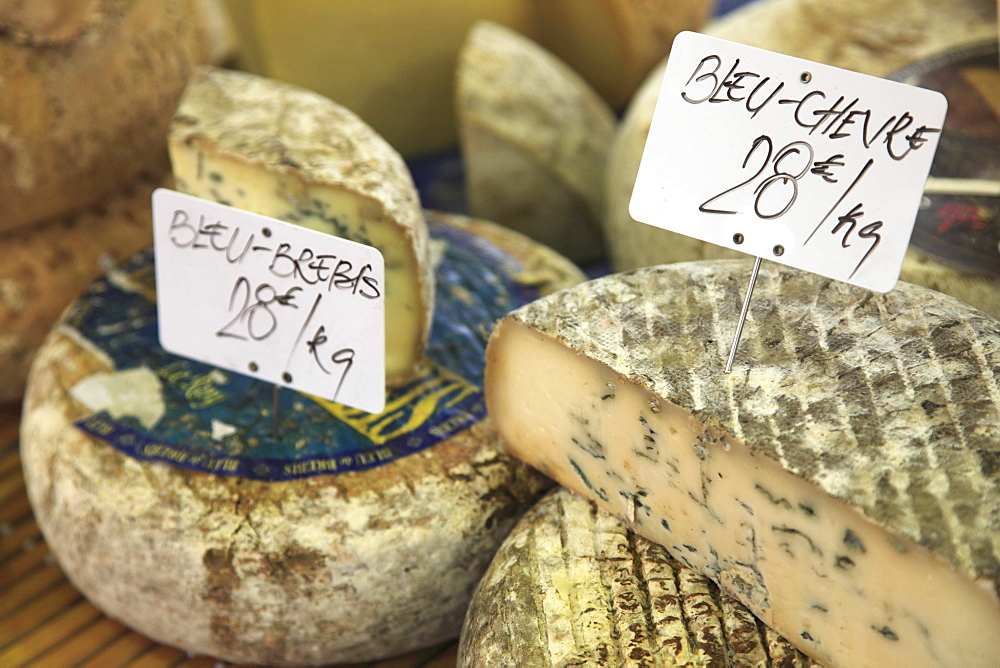 Cheese on market stall, Cours Massena, Old Town, Vieil Antibes, Antibes, Cote d'Azur, French Riviera, Provence, France, Europe