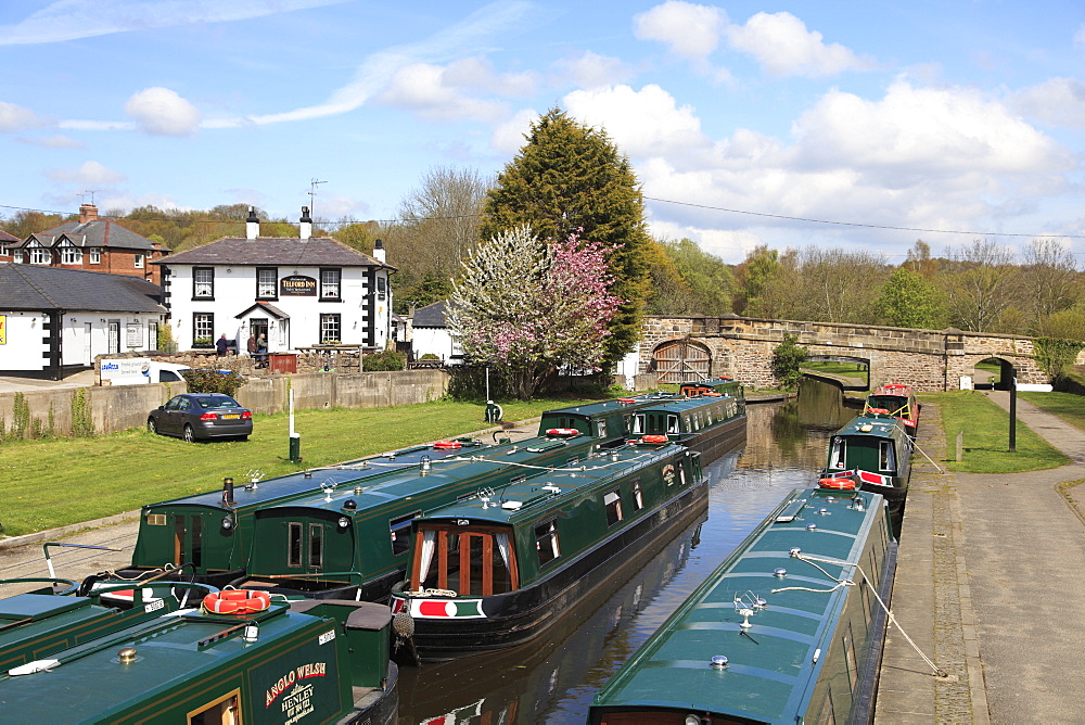 Narrow Boats, Pontcysyllte Canal, UNESCO World Heritage Site, Llangollen, Dee Valley, Denbighshire, North Wales, Wales, United Kingdom, Europe