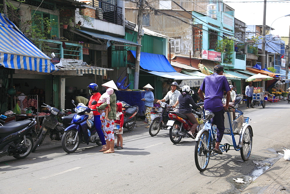 Street Scene, Cholon, Chinatown, Ho Chi Minh City (Saigon), Vietnam, Indochina, Southeast Asia, Asia