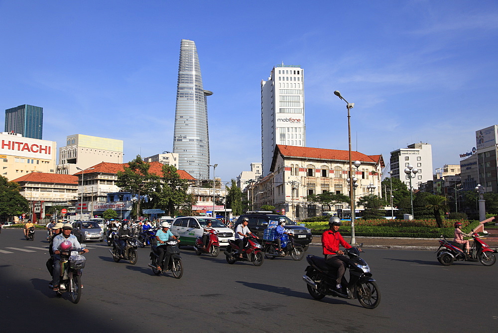 Tran Nguyen Han roundabout, Bitexco Financial Tower, Ho Chi Minh City (Saigon), Vietnam, Indochina, Southeast Asia, Asia