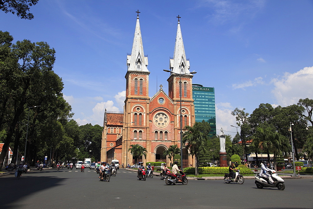 Notre Dame Cathedral, Ho Chi Minh City (Saigon), Vietnam, Indochina, Southeast Asia, Asia 