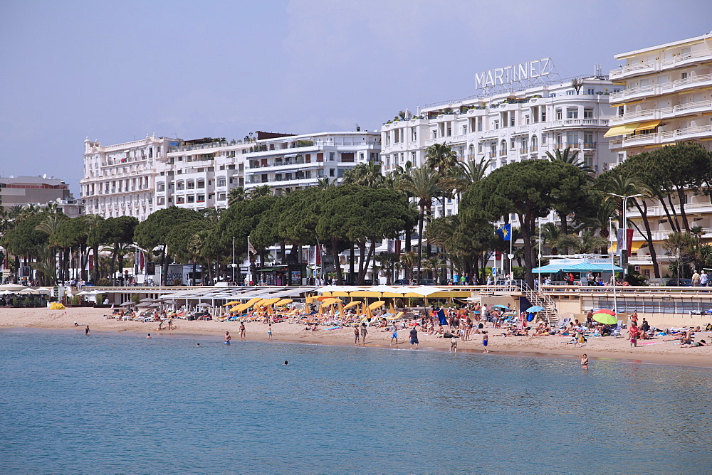 Beach, La Croisette, Cannes, Cote d'Azur, Alpes Maritimes, Provence, French Riviera, France, Mediterranean, Europe