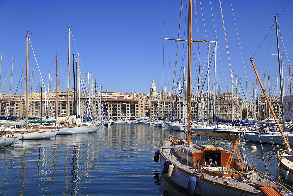 Vieux Port (Old Port), Harbor, Marseille, Bouches du Rhone, Provence Alpes Cote d Azur, Provence, France, Mediterranean, Europe