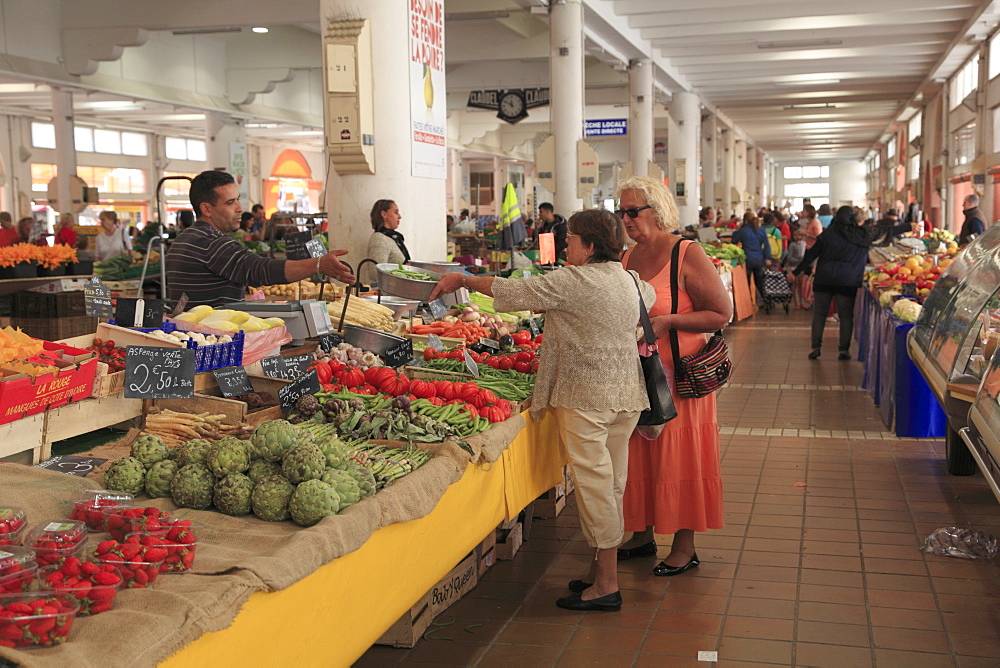 Marche Forville (Forville Market), Cannes, Alpes Maritimes, Cote d'Azur, French Riviera, Provence, France, Europe