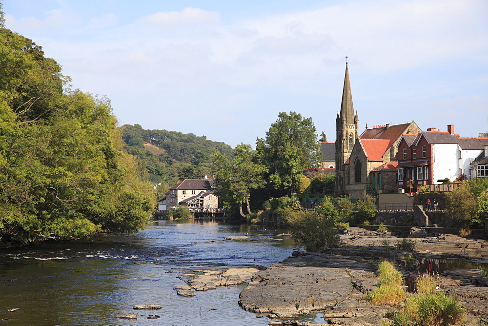 Llangollen, Dee River, Dee Valley, Denbighshire, North Wales, Wales, United Kingdom, Europe