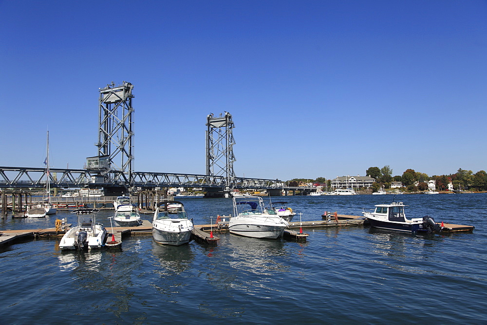 Harbour, Marina, Memorial Bridge, Piscataqua River, Portsmouth, New Hampshire, New England, United States of America, North America